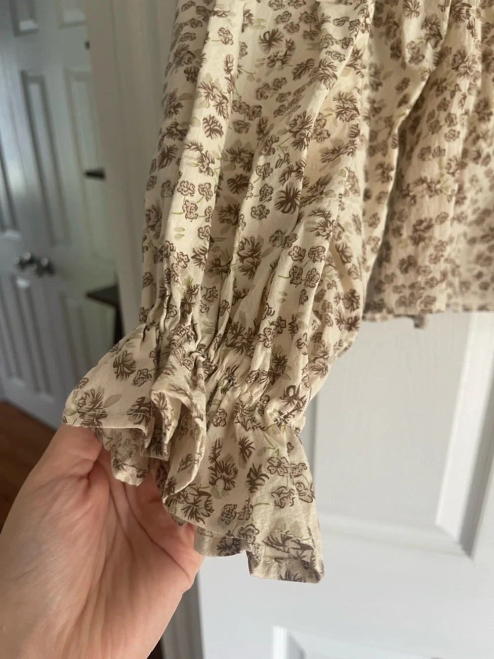 BiBi Cream Blush Floral Tie-Front Peasant Blouse - Picture 3 of 4